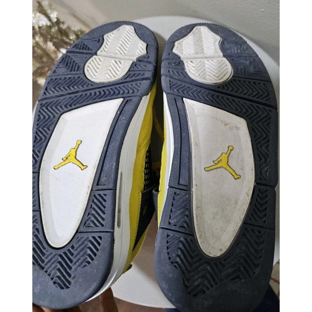 Nike Air Jordan 4 Retro Lightning GS Size 6Y Tour Yellow Black 2021 408452-700
